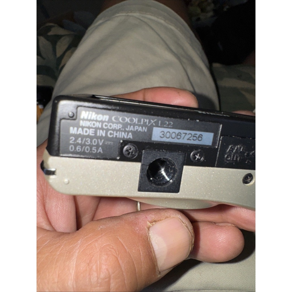 Nikon COOLPIX L22 12.0MP Silver Digital Camera - Lens Error - (READ) - Picture 7 of 7